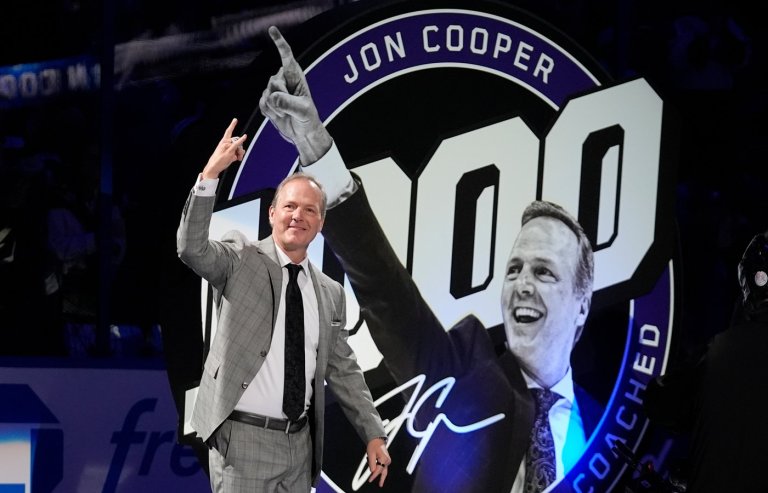 Lightning's Jon Cooper wins the Jack Adams Award as NHL coach of the year | iNFOnews.ca
