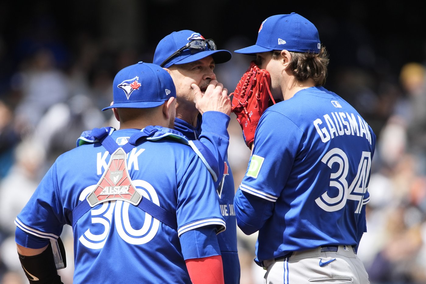 Blue Jays' Gausman ejected after throwing 53 pitches in 6-run 3rd inning of 11-2 loss to Yankees | iNFOnews.ca Blue Jays' Gausman ejected after throwing 53 pitches in 6-run 3rd inning of 11-2 loss to Yankees | iNFOnews.ca