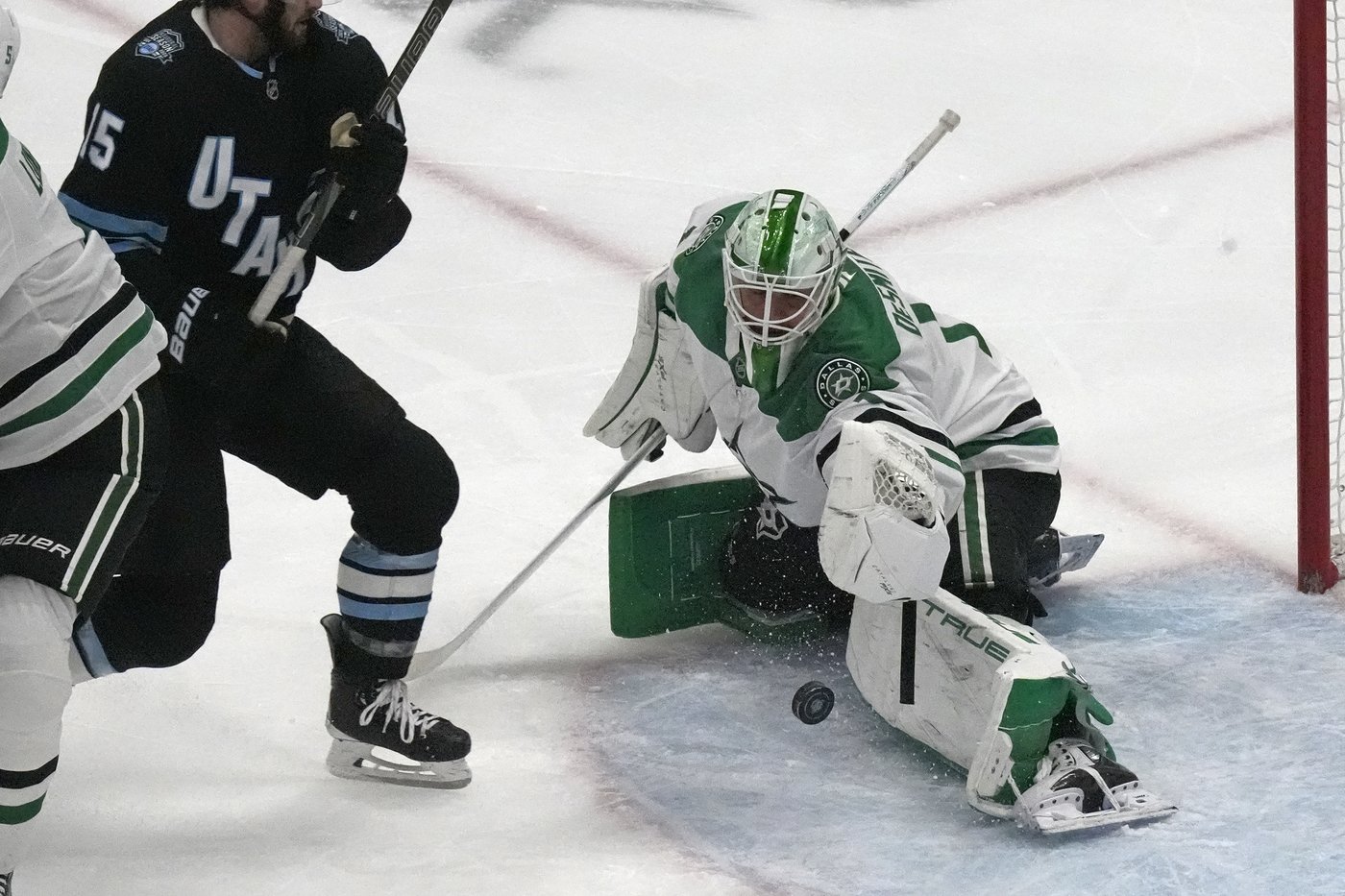 Dadonov and Benn score as Stars beat Utah 2-1 for 3rd straight win | iNFOnews.ca