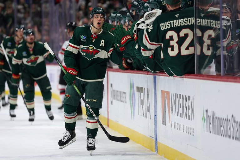 Joel Eriksson Ek's late goal lifts Wild past Senators 3-2 | iNFOnews.ca