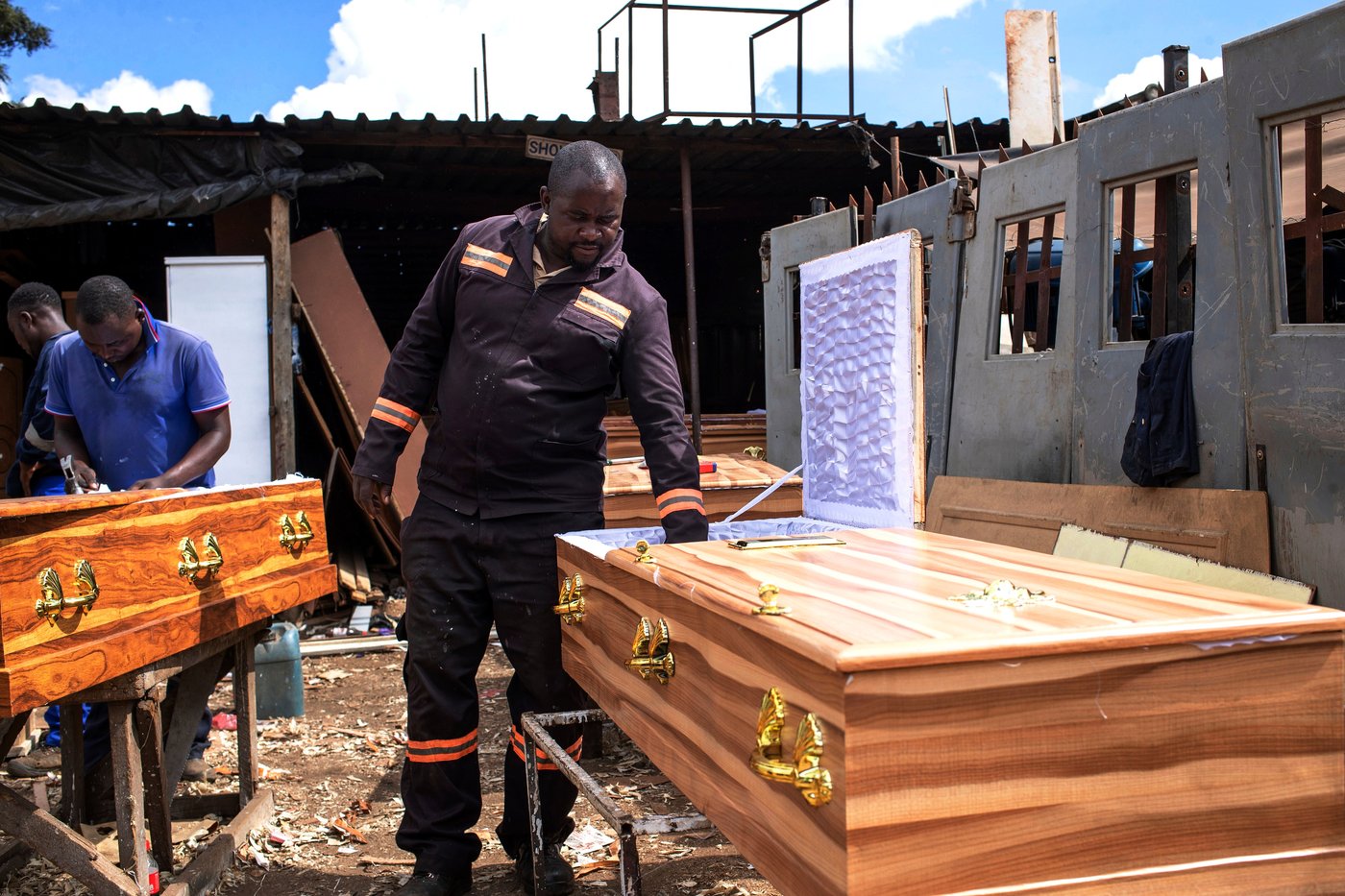 Some burial societies in Africa now focus on helping the living, too | iNFOnews.ca