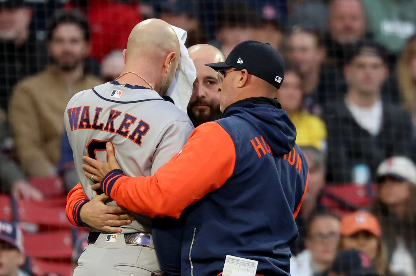 Houston's Christian Walker feels OK after being hit in head by fastball; expects to play Sunday | iNFOnews.ca Houston's Christian Walker feels OK after being hit in head by fastball; expects to play Sunday | iNFOnews.ca