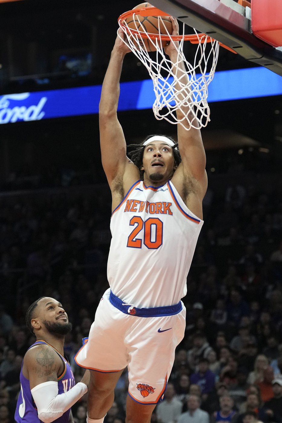 Brunson scores 36, Towns adds 34 as Knicks beat Suns 138-122 for 4th straight win | iNFOnews.ca