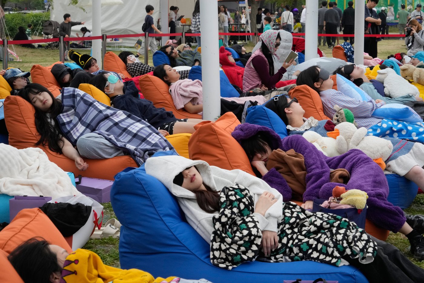 Sleep takes center stage at Seoul's Han River Nap Competition, in photos | iNFOnews.ca
