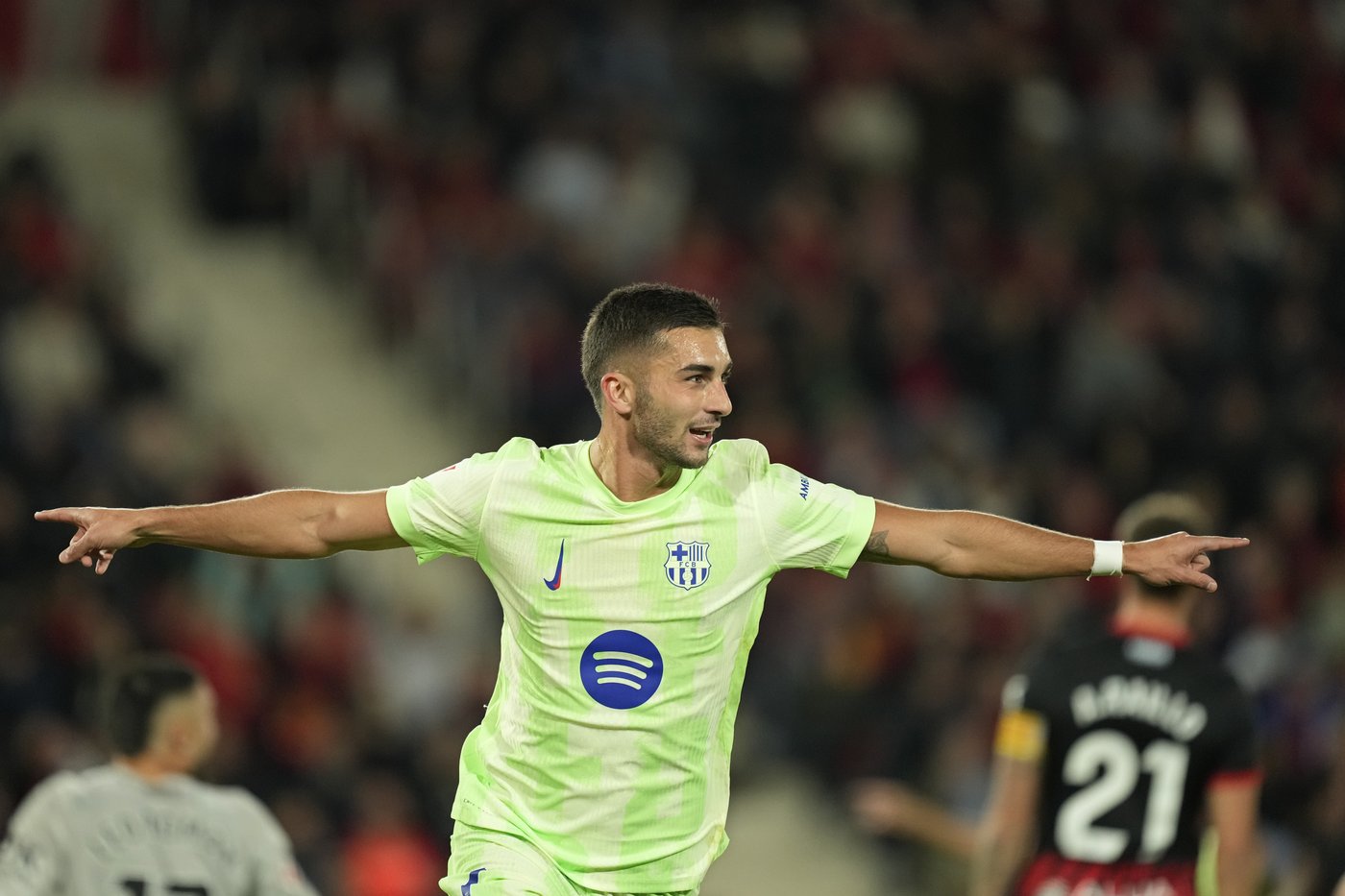 Raphinha scores 2 and Barcelona ends Spanish league slump with 5-1 rout of Mallorca | iNFOnews.ca Raphinha scores 2 and Barcelona ends Spanish league slump with 5-1 rout of Mallorca | iNFOnews.ca