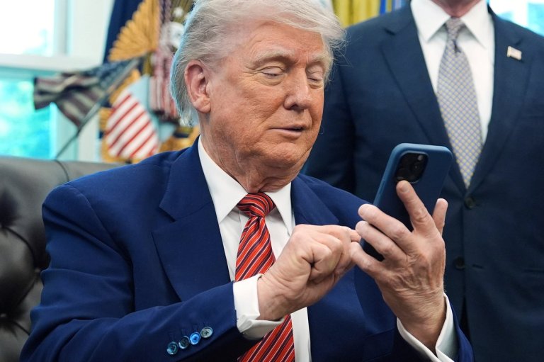 The government shuts down, and Trump goes online - very online | iNFOnews.ca
