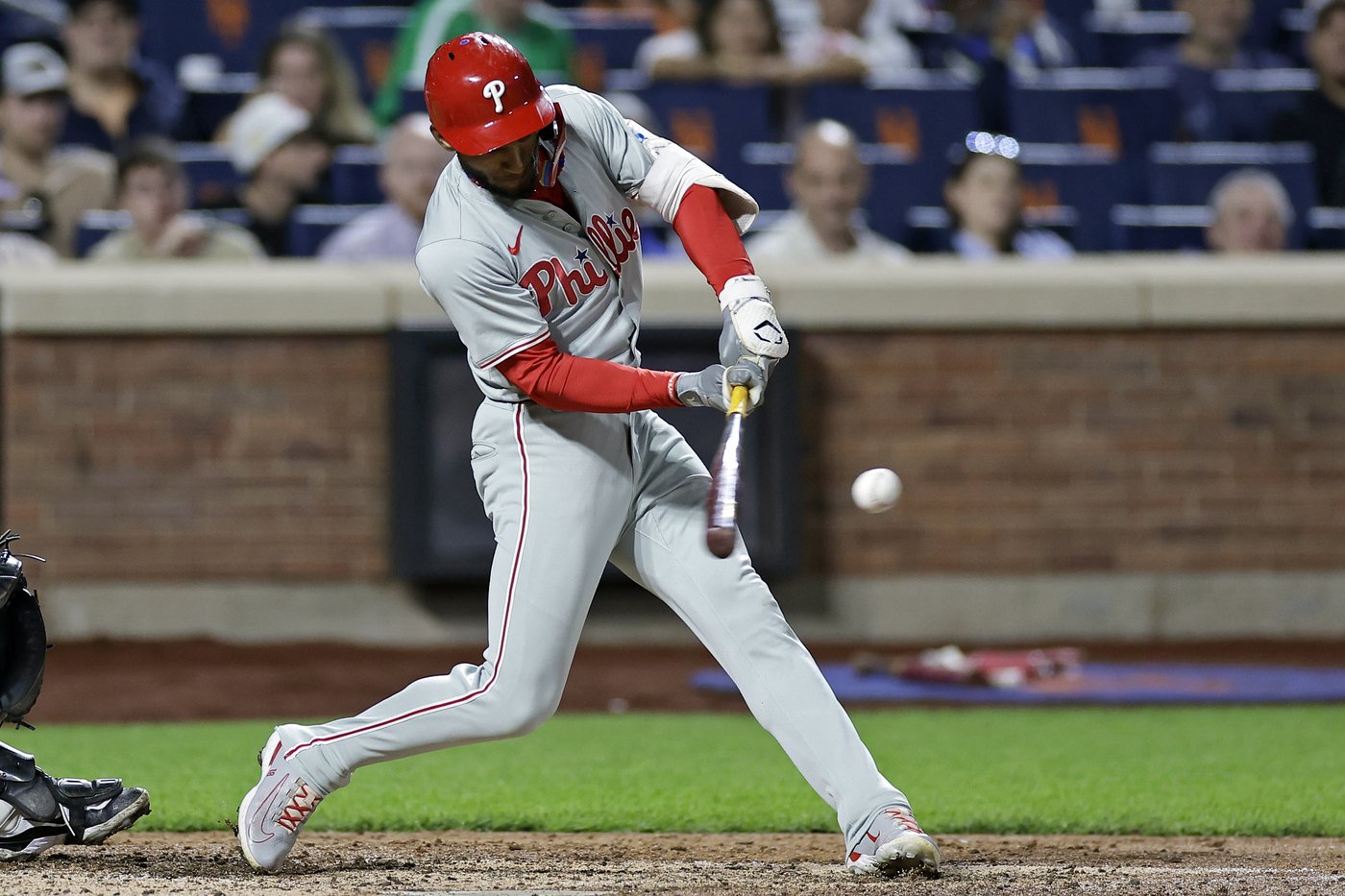 Phillies rout Mets 12-2 behind Bohm to punch playoff ticket and near NL East crown | iNFOnews.ca