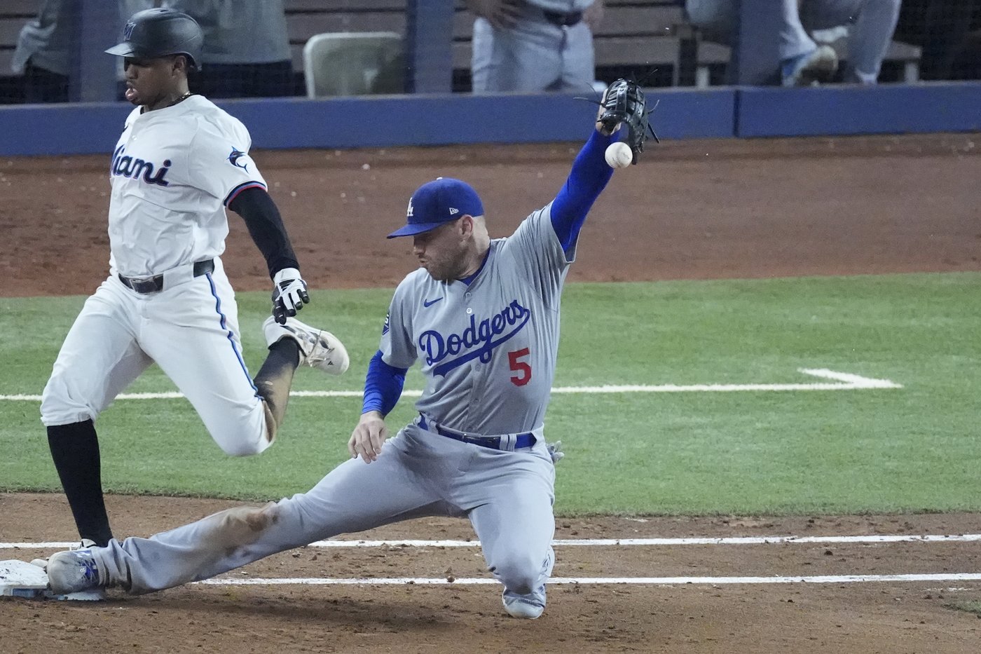 Ohtani steals 49th base in Dodgers' 8-4 win over Marlins | iNFOnews.ca