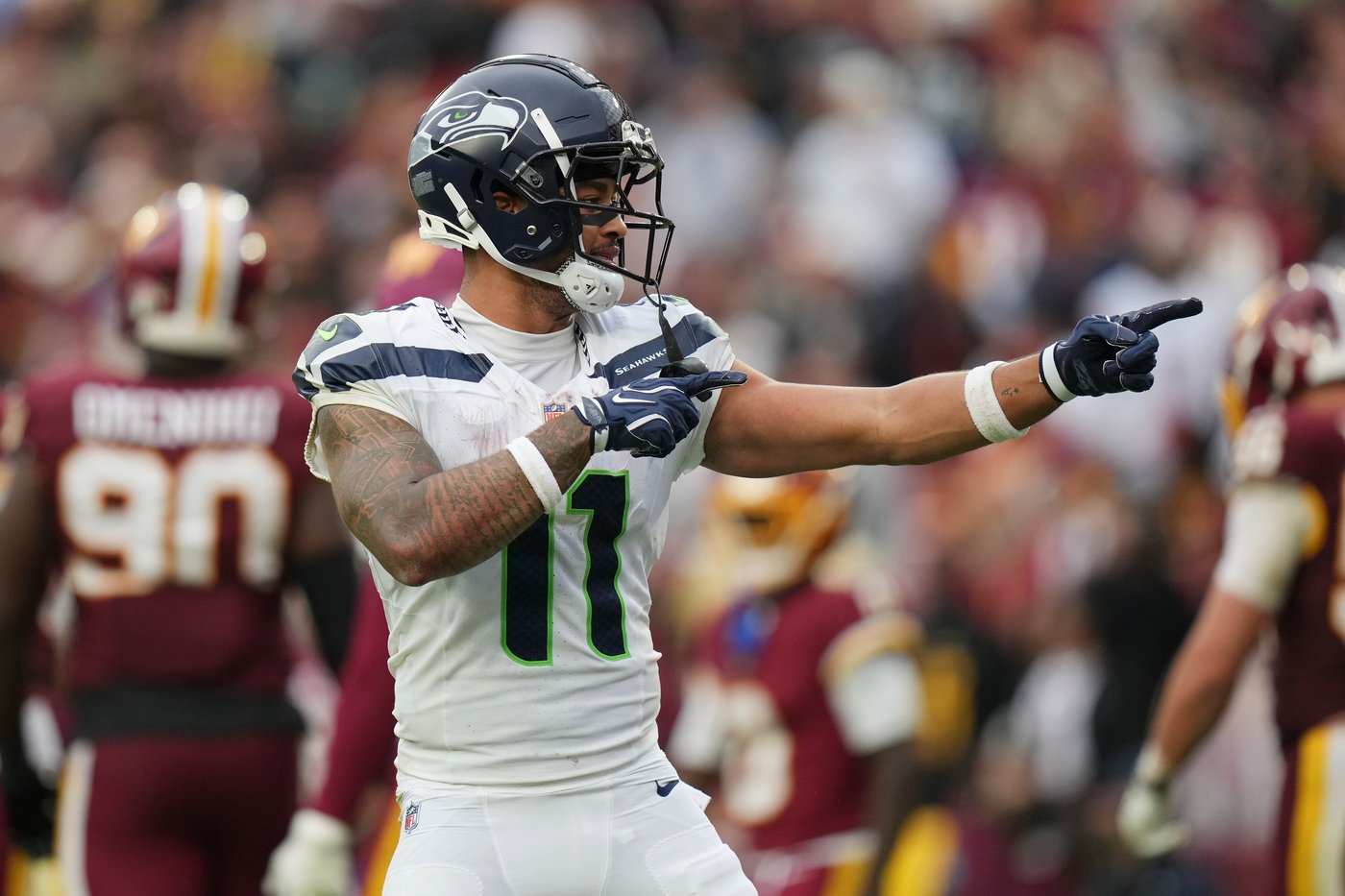 Commanders snap Seattle's 12-game winning streak, beat the Seahawks 33-31 | iNFOnews.ca