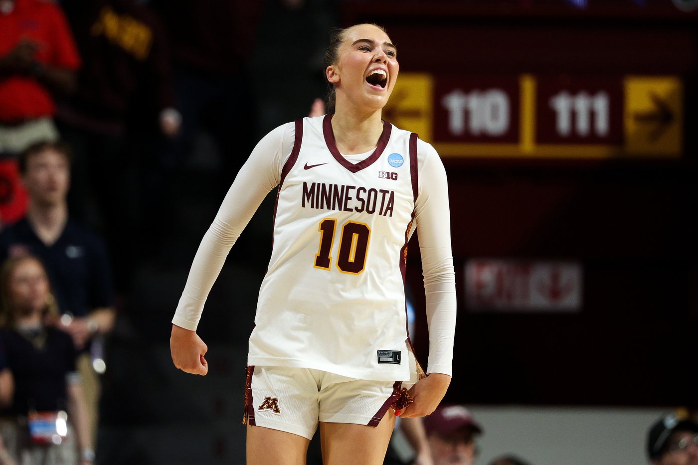 Battle's last-second jumper gives Minnesota a 65-63 win over Mississippi in women's NCAA Tournament | iNFOnews.ca