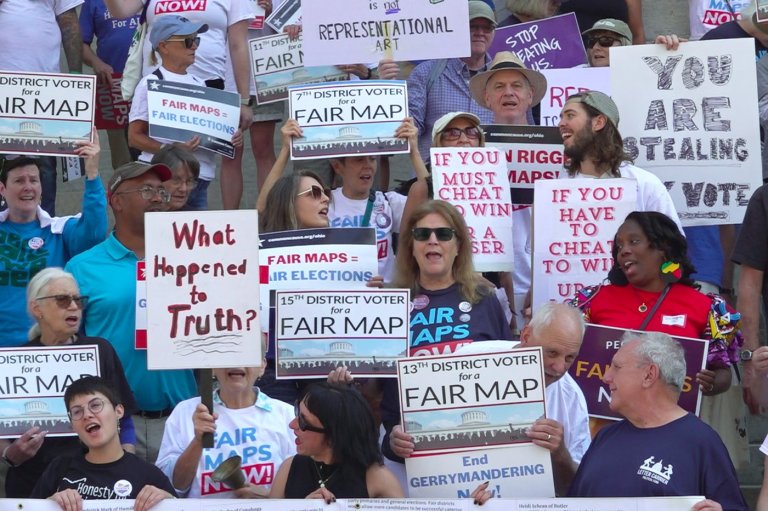 More states are moving to redraw US House districts after Trump urged it for partisan gain | iNFOnews.ca