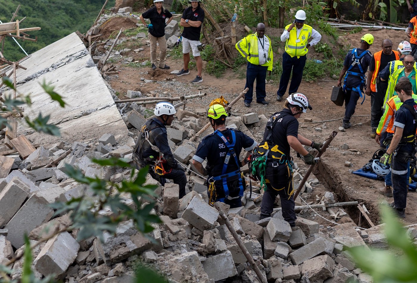 Building under construction collapses on temple in South Africa, leaving 1 dead | iNFOnews.ca