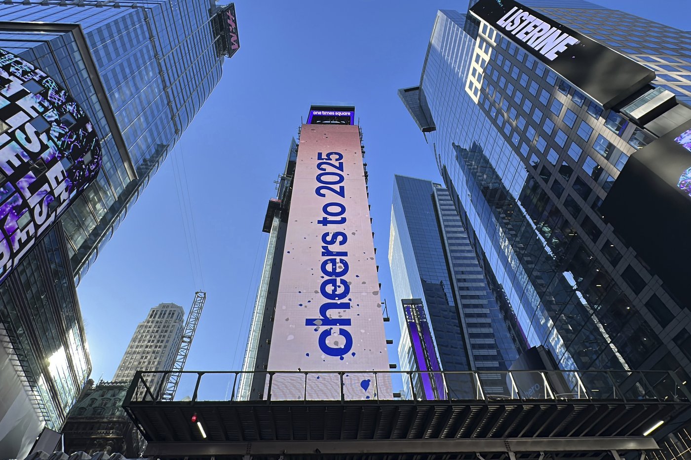 Times Square ball takes final test for New Year's Eve | iNFOnews.ca