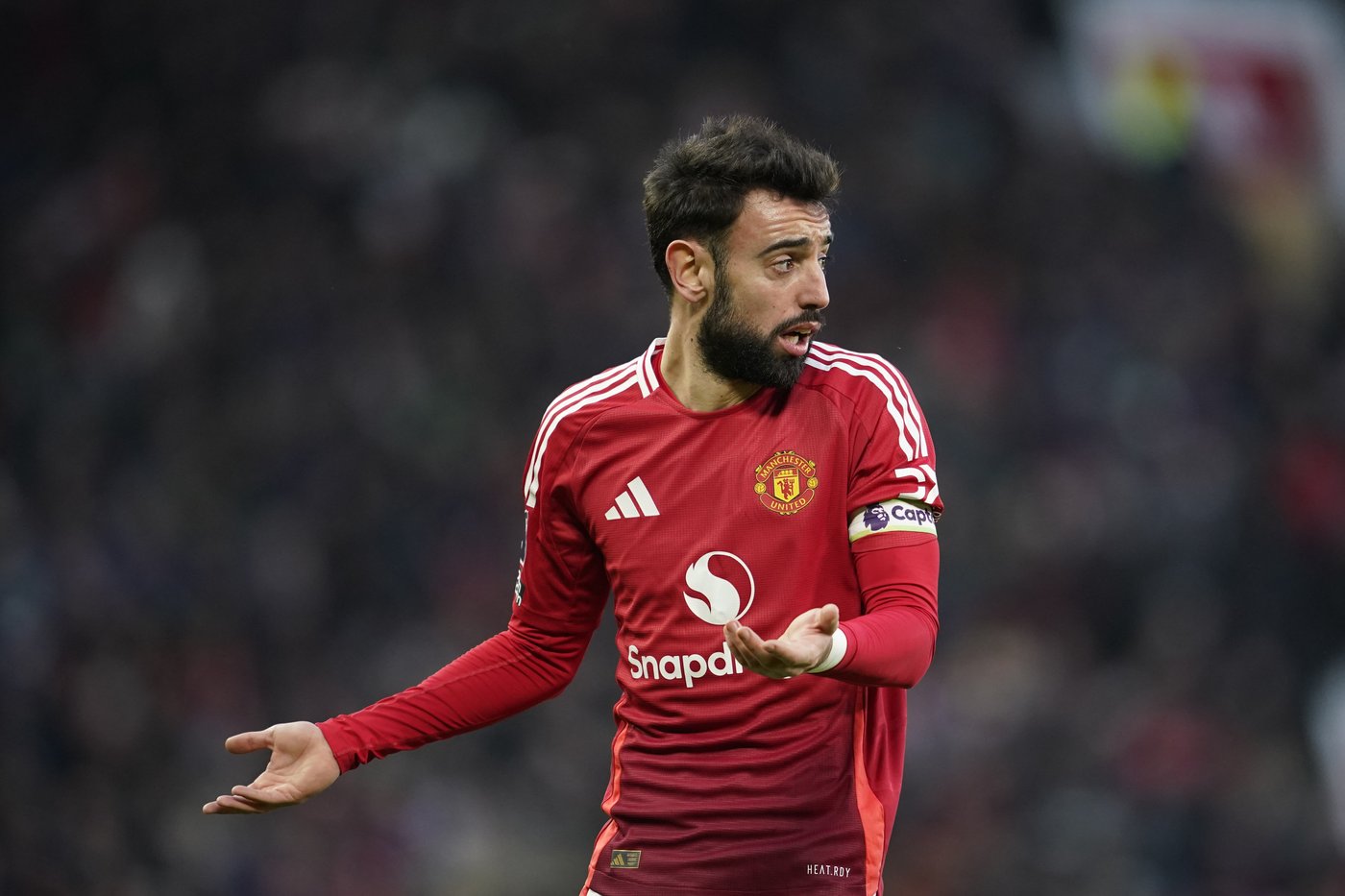 Bruno Fernandes sent off again for Man United in 2-0 loss at Wolves | iNFOnews.ca