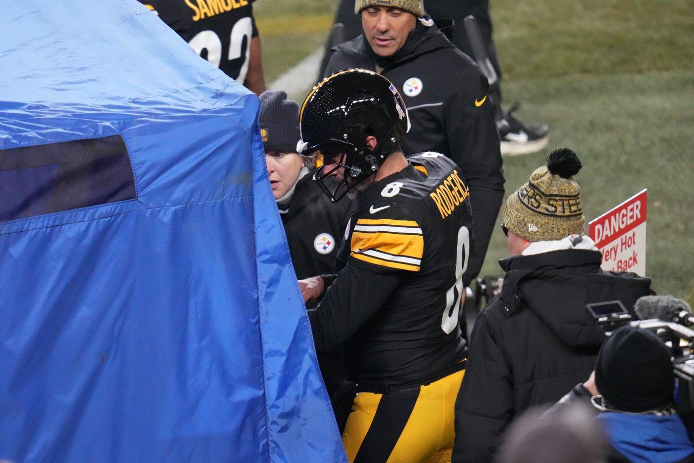 Aaron Rodgers' bloody nose a fitting symbol for the hurting Steelers in lopsided loss to Bills | iNFOnews.ca Aaron Rodgers' bloody nose a fitting symbol for the hurting Steelers in lopsided loss to Bills | iNFOnews.ca