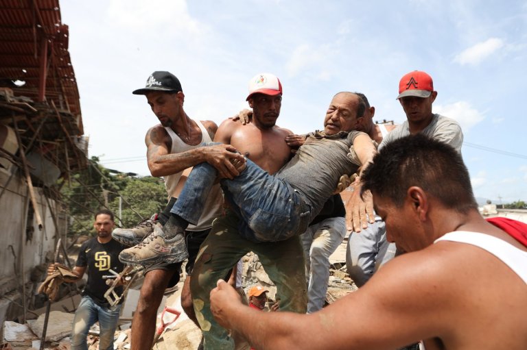Neighbors dig through Venezuela rubble to search for loved ones after 2 deadly earthquakes | iNFOnews.ca
