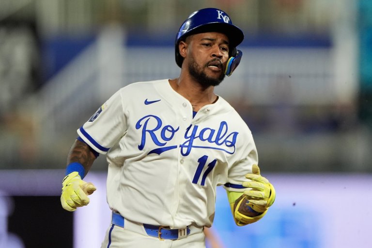 Royals' Maikel Garcia likely headed back to the IL with hamstring strain | iNFOnews.ca