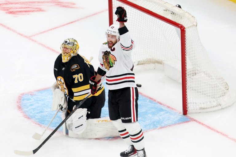 Blackhawks captain Nick Foligno rejoins the team after daughter's surgery | iNFOnews.ca