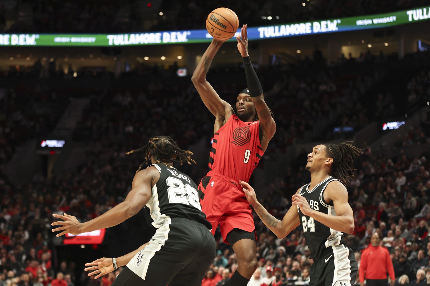 Wembanyama makes 2 free throws with 2.1 seconds left in Spurs' 118-116 win over Trail Blazers | iNFOnews.ca Wembanyama makes 2 free throws with 2.1 seconds left in Spurs' 118-116 win over Trail Blazers | iNFOnews.ca