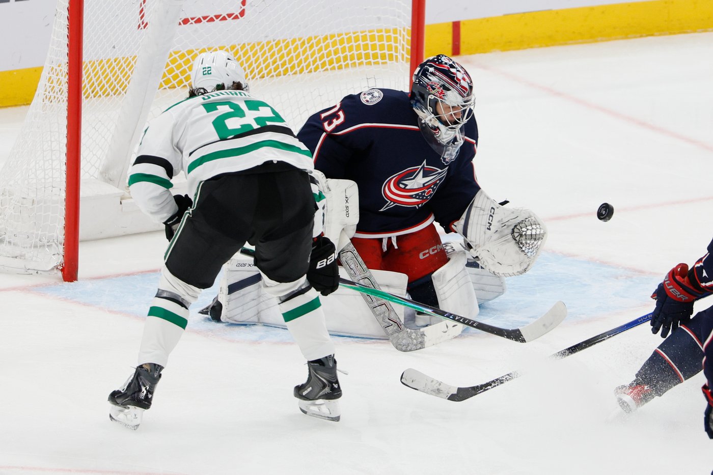 Jet Greaves makes 28 saves, Zach Werenski scores to lead Blue Jackets to 1-0 win over Stars | iNFOnews.ca Jet Greaves makes 28 saves, Zach Werenski scores to lead Blue Jackets to 1-0 win over Stars | iNFOnews.ca