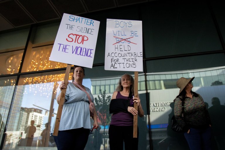'Fans have pleaded': Protesters against Formenton gather before Oilers home game | iNFOnews.ca