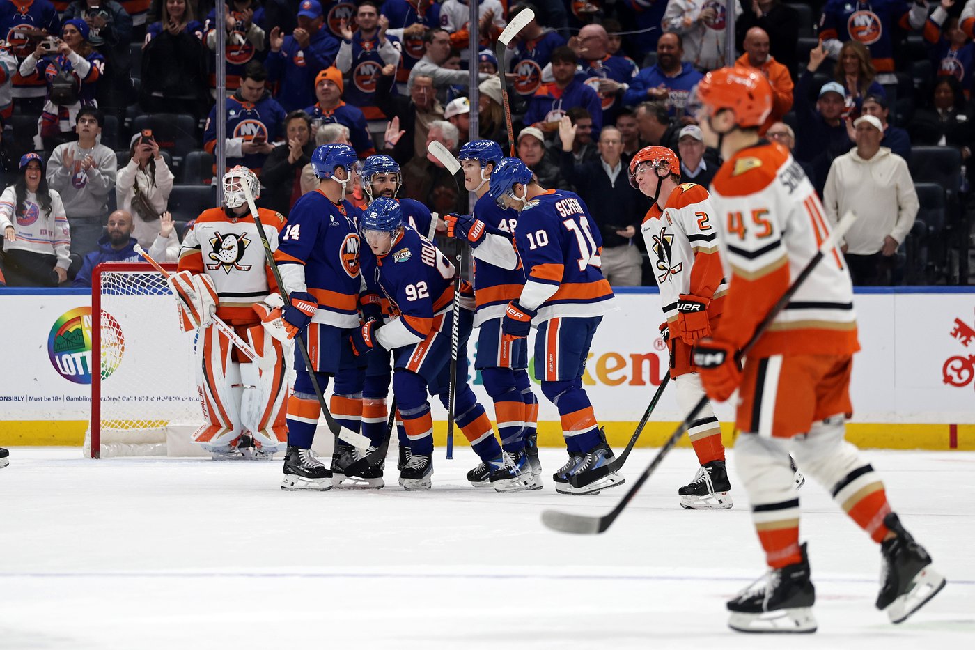 Islanders score 3 1st-period goals, beat Ducks 3-2 for 2nd straight win | iNFOnews.ca Islanders score 3 1st-period goals, beat Ducks 3-2 for 2nd straight win | iNFOnews.ca