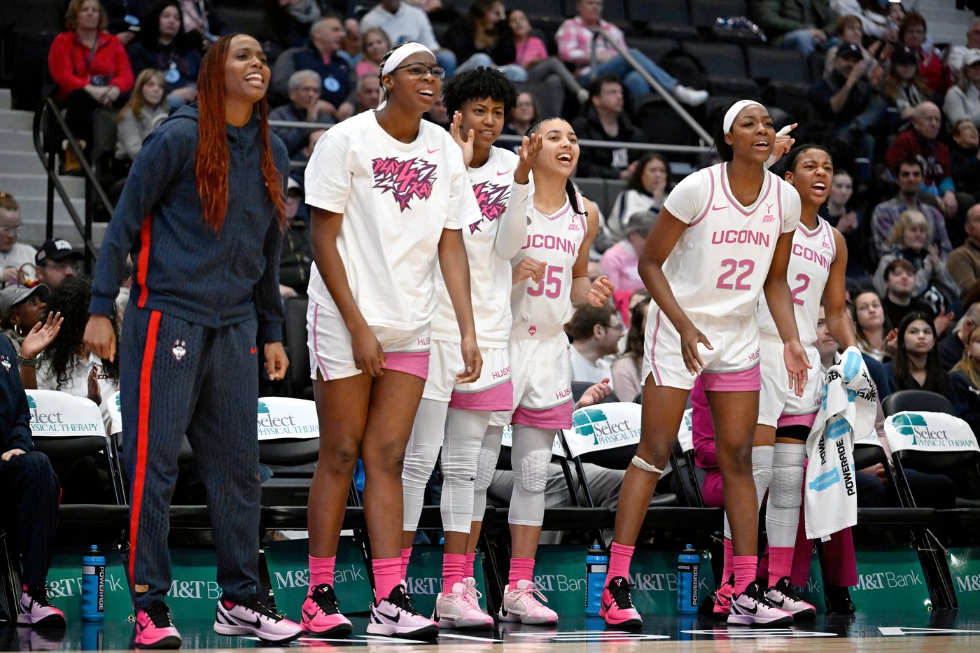 UConn cruises to 41st straight win on Saturday despite missing star forward Sarah Strong | iNFOnews.ca