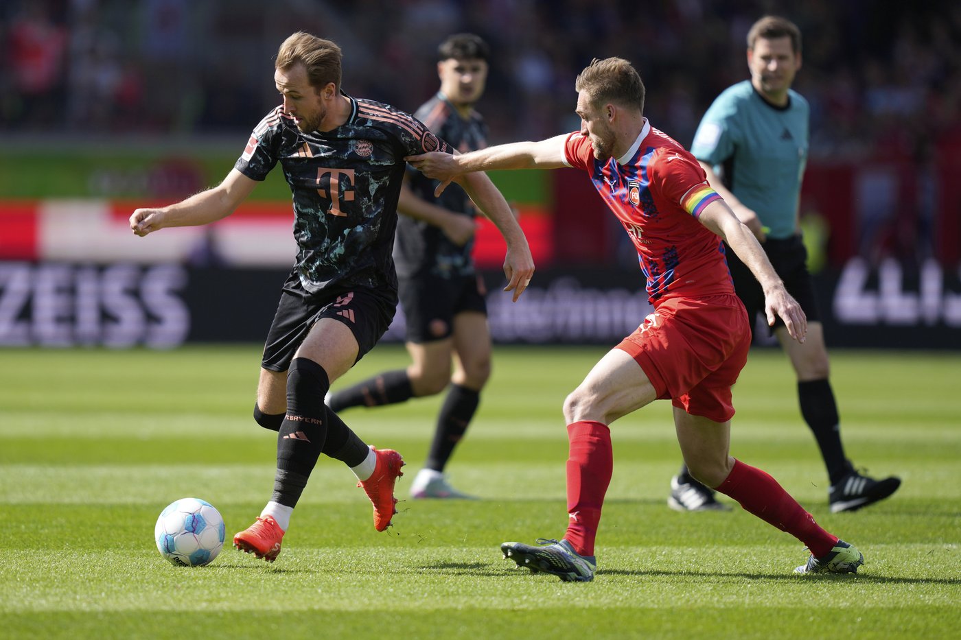 Kane scores 60th Bundesliga goal as Bayern beats Heidenheim to close in on the title | iNFOnews.ca