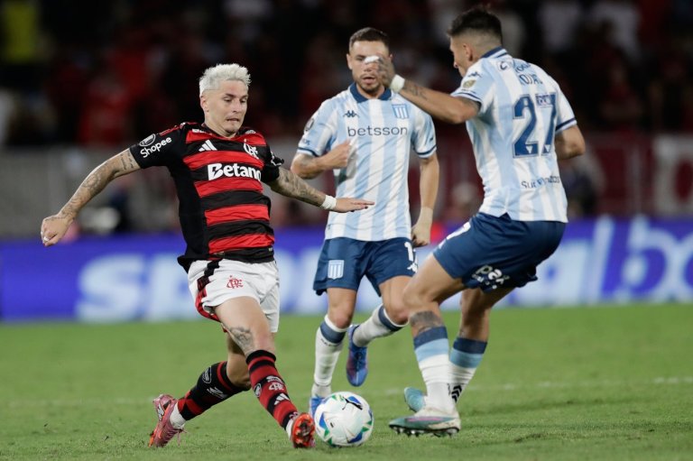 Carrascal's late goal lifts Flamengo over Racing Club in Copa Libertadores semifinals | iNFOnews.ca
