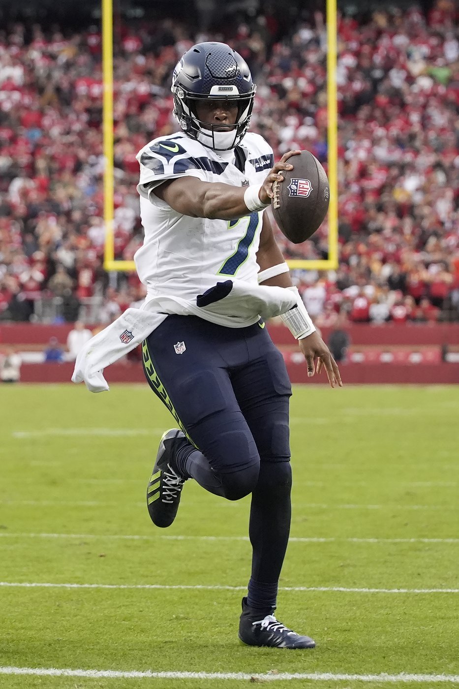 Seahawks hope to keep positive momentum going against Cardinals | iNFOnews.ca
