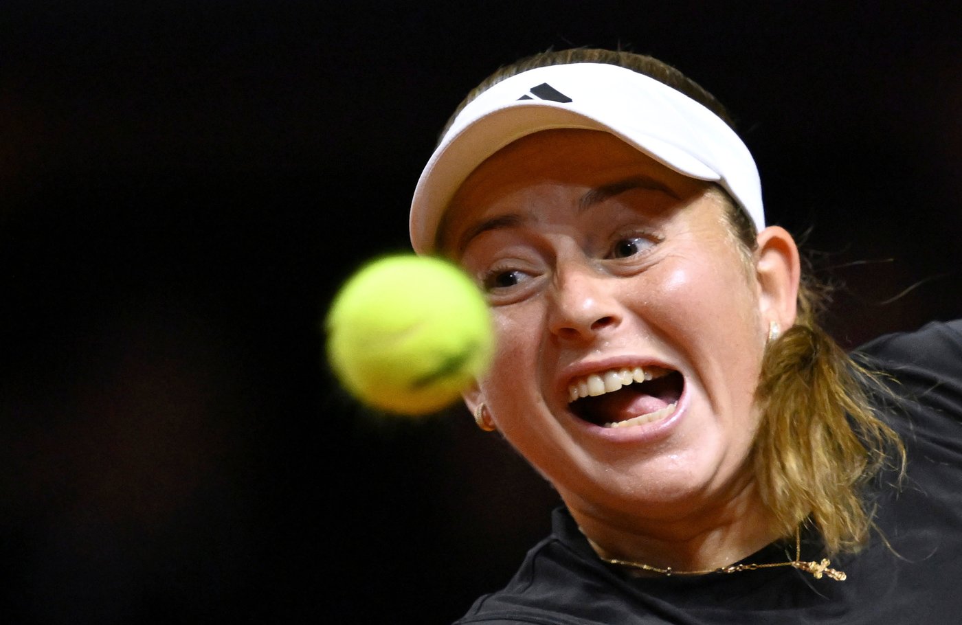 Ostapenko beats Swiatek again and reaches Stuttgart semifinals with Sabalenka | iNFOnews.ca Ostapenko beats Swiatek again and reaches Stuttgart semifinals with Sabalenka | iNFOnews.ca