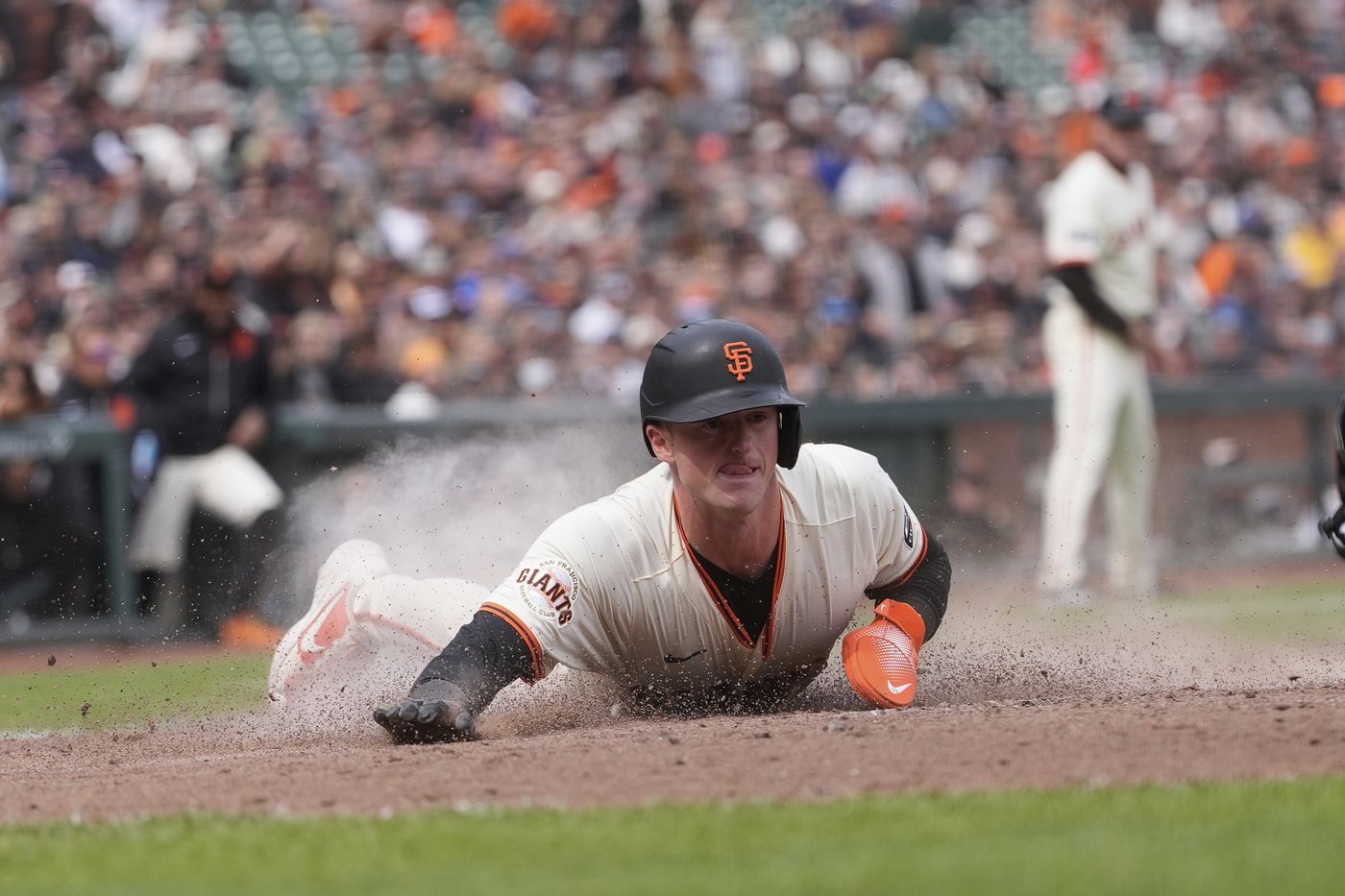 Yastrzemski and Chapman homers help Giants rally past the Brewers 6-5 | iNFOnews.ca