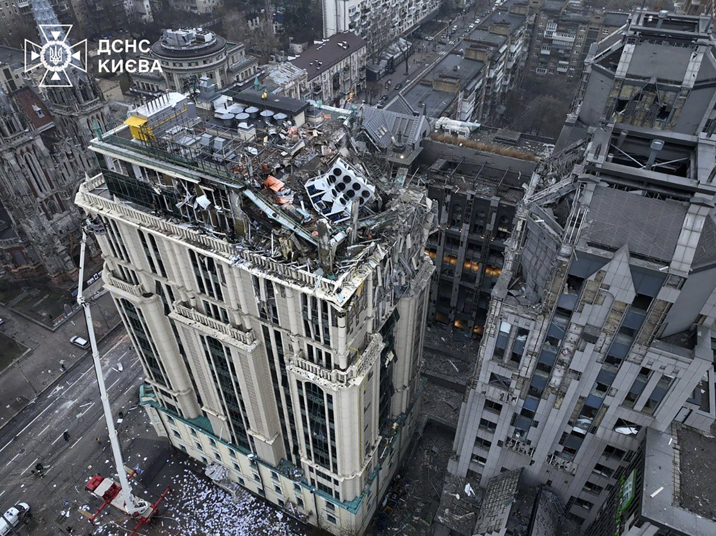 Russia and Ukraine exchange missile attacks, officials say, killing at least 1 person in Kyiv | iNFOnews.ca
