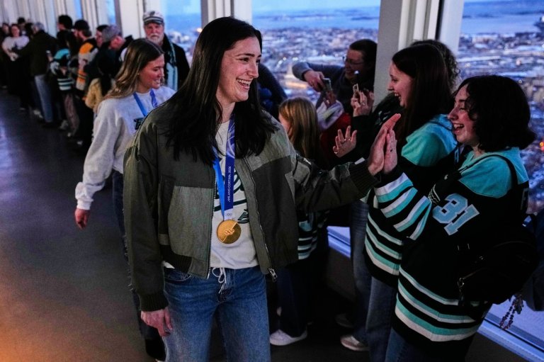 The victory lap for America's Olympic hockey champions quietly shed politics from the celebration | iNFOnews.ca