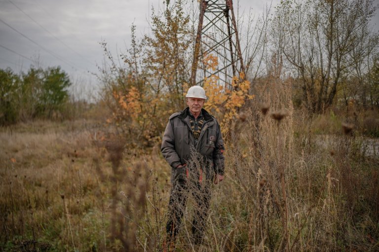 PHOTO ESSAY: Portraits of workers keeping Ukraine out of the dark | iNFOnews.ca