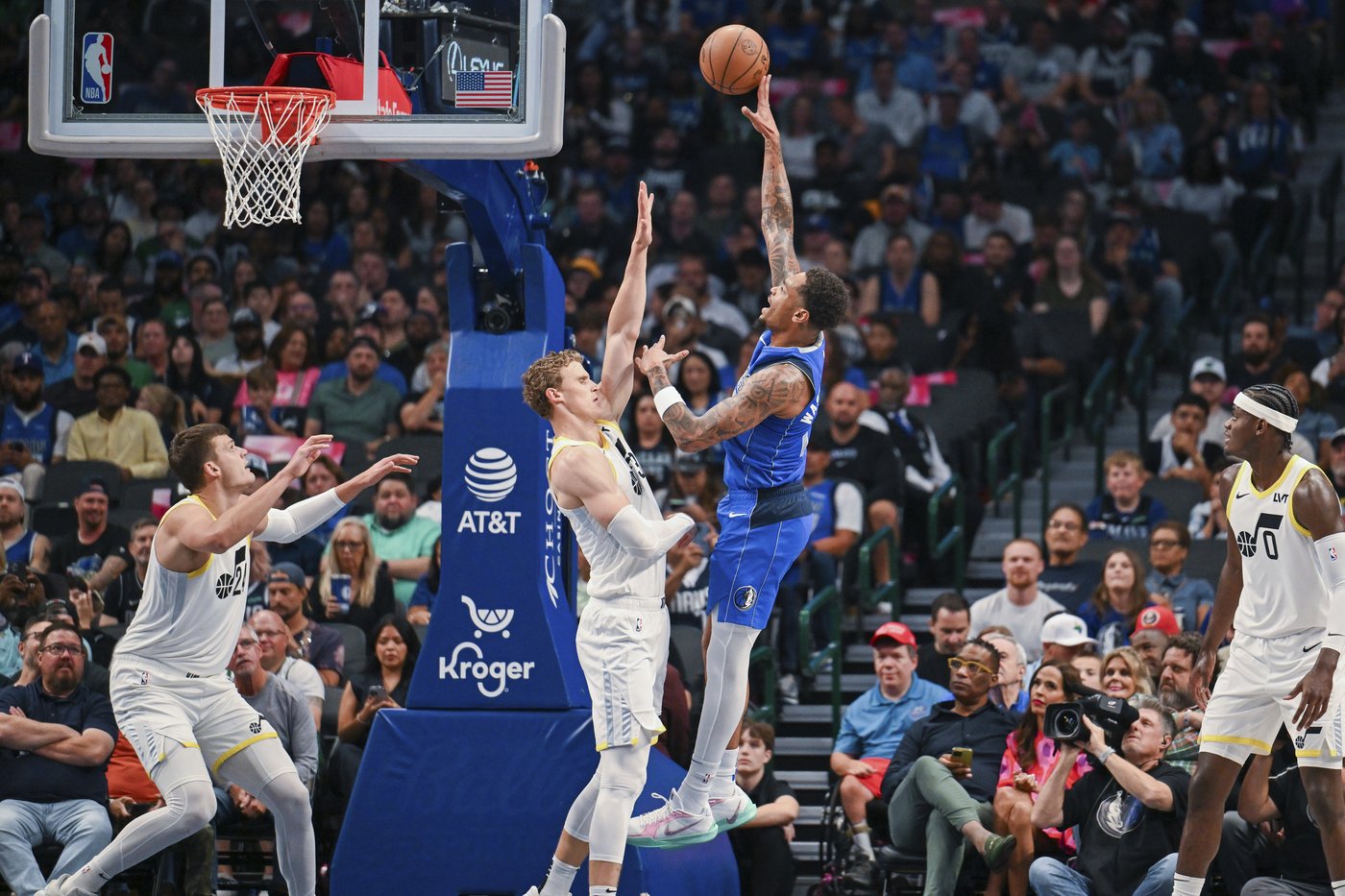 Kyrie Irving scores 23 points to lead Mavericks past Jazz 110-102 | iNFOnews.ca Kyrie Irving scores 23 points to lead Mavericks past Jazz 110-102 | iNFOnews.ca