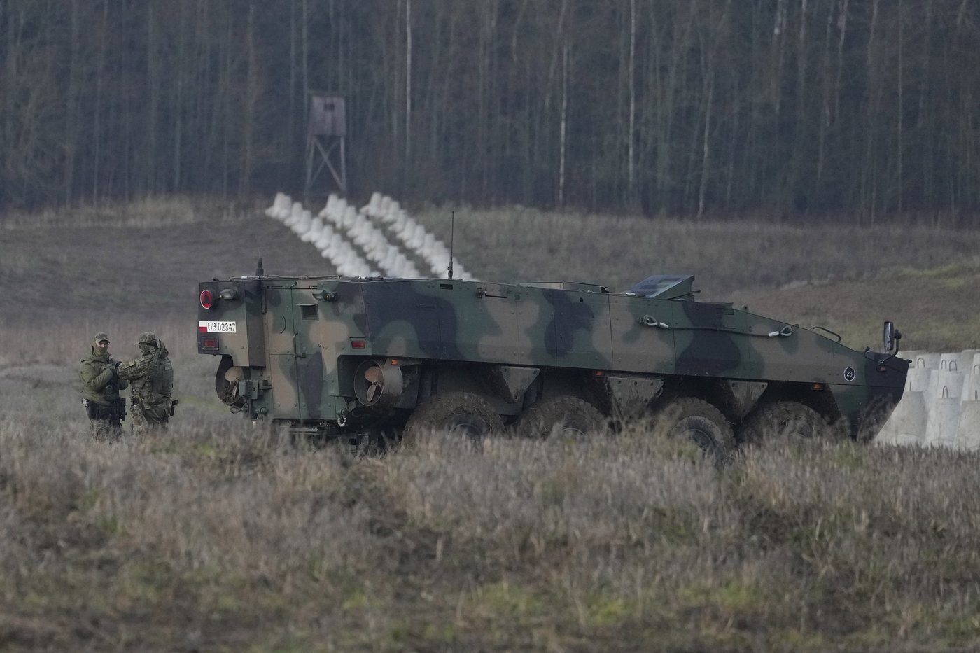 Poland's prime minister visits defensive fortifications on border with Russia | iNFOnews.ca