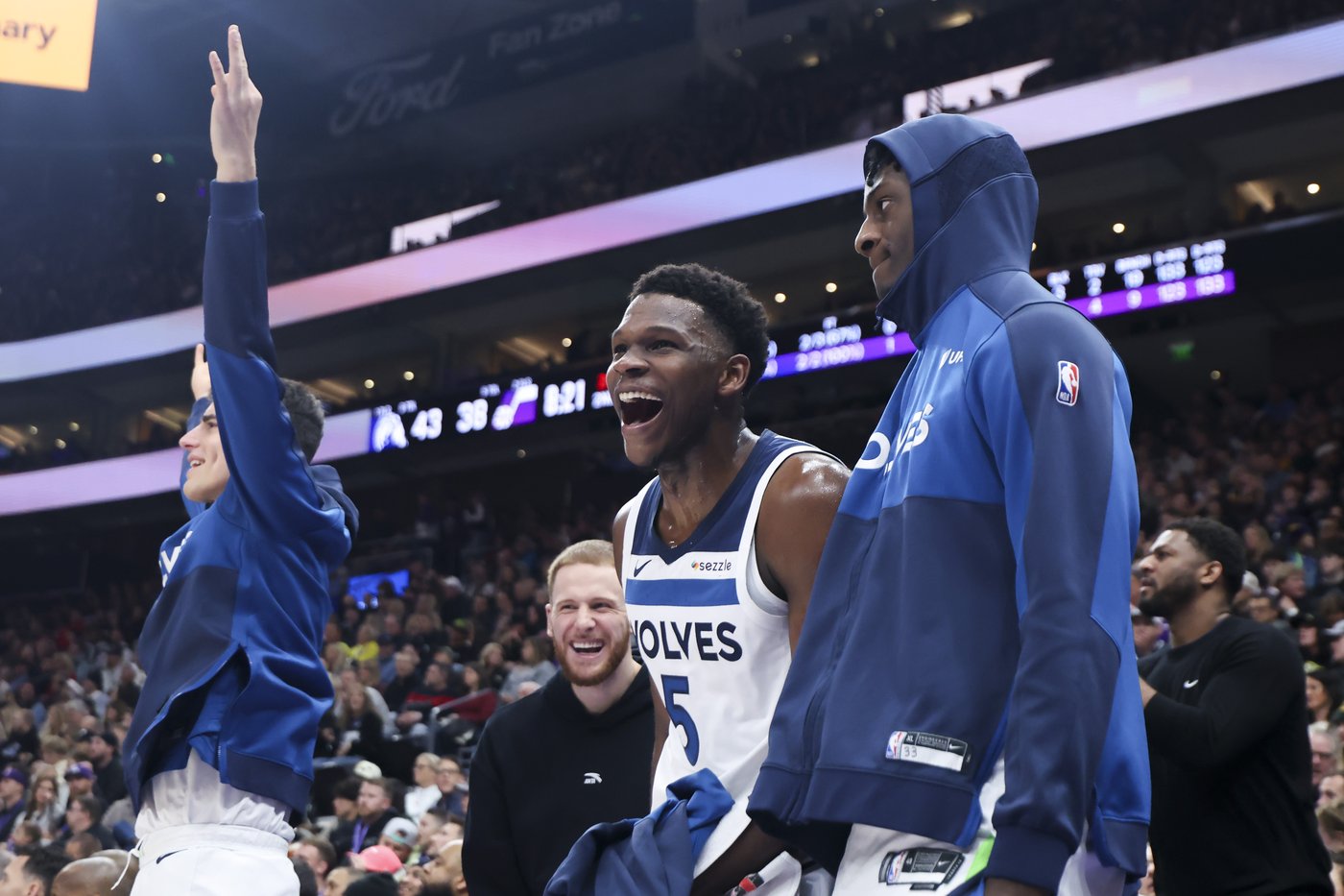 Anthony Edwards scores 36 points in the Timberwolves' 138-113 victory over the Jazz | iNFOnews.ca