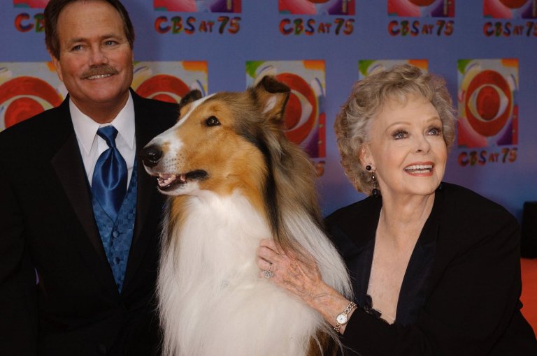June Lockhart, beloved mother figure from 'Lassie' and 'Lost In Space,' dies at 100 | iNFOnews.ca June Lockhart, beloved mother figure from 'Lassie' and 'Lost In Space,' dies at 100 | iNFOnews.ca