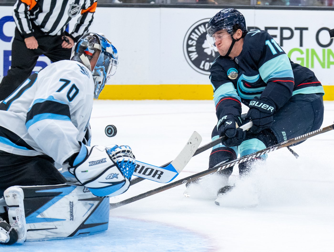 Mackie Samoskevich's late goal lifts Kraken over Mammoth 5-3 | iNFOnews.ca