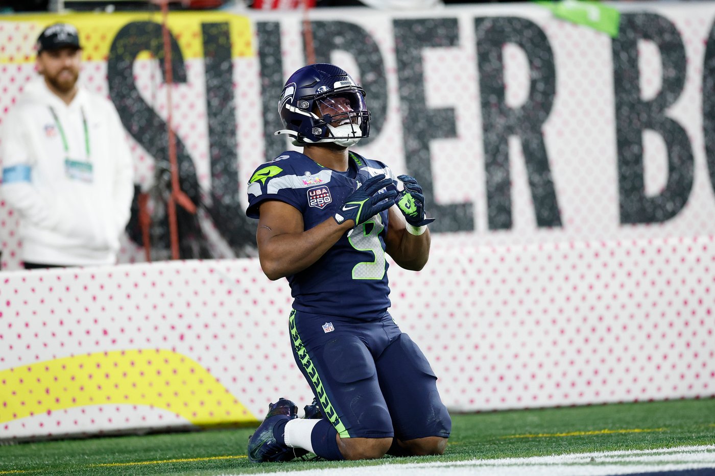 Kenneth Walker III becomes 1st running back to win Super Bowl MVP in 28 years | iNFOnews.ca