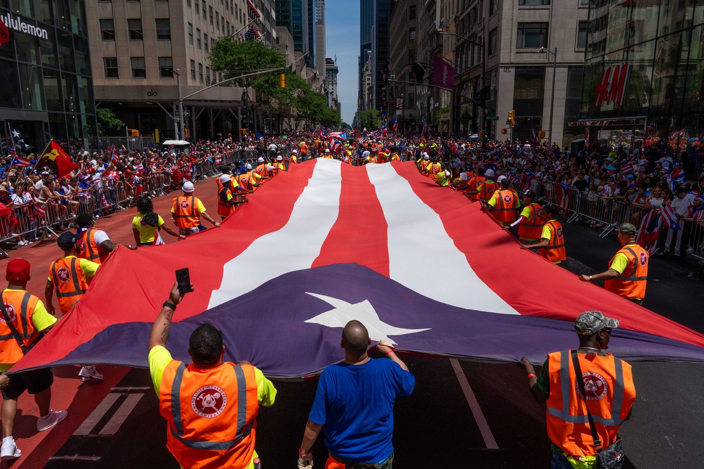 Puerto Rican Day Parade marches through Manhattan with pulsing music and vibrant colors | iNFOnews.ca Puerto Rican Day Parade marches through Manhattan with pulsing music and vibrant colors | iNFOnews.ca