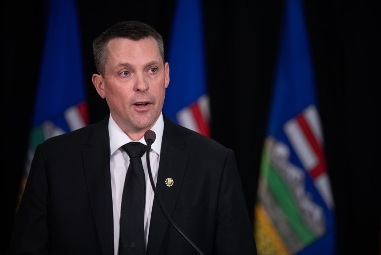 Talks stall between Alberta teachers, government in provincewide strike | iNFOnews.ca
