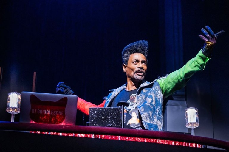 A reimagined 'Cats' on Broadway features a special cat - an actor from the original 1980s musical | iNFOnews.ca