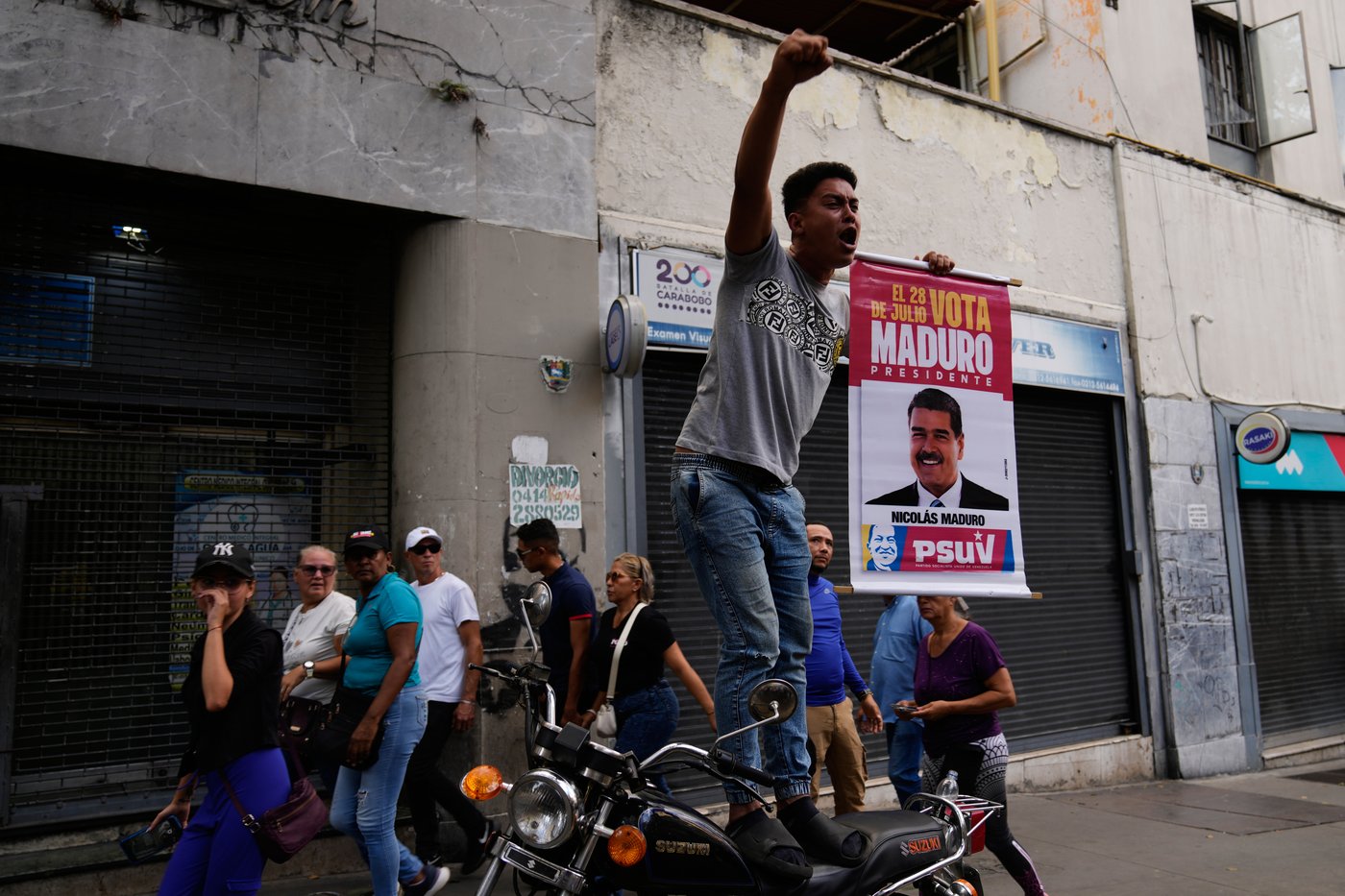 Photos of Venezuela the day after US forces captured President Nicolás Maduro | iNFOnews.ca