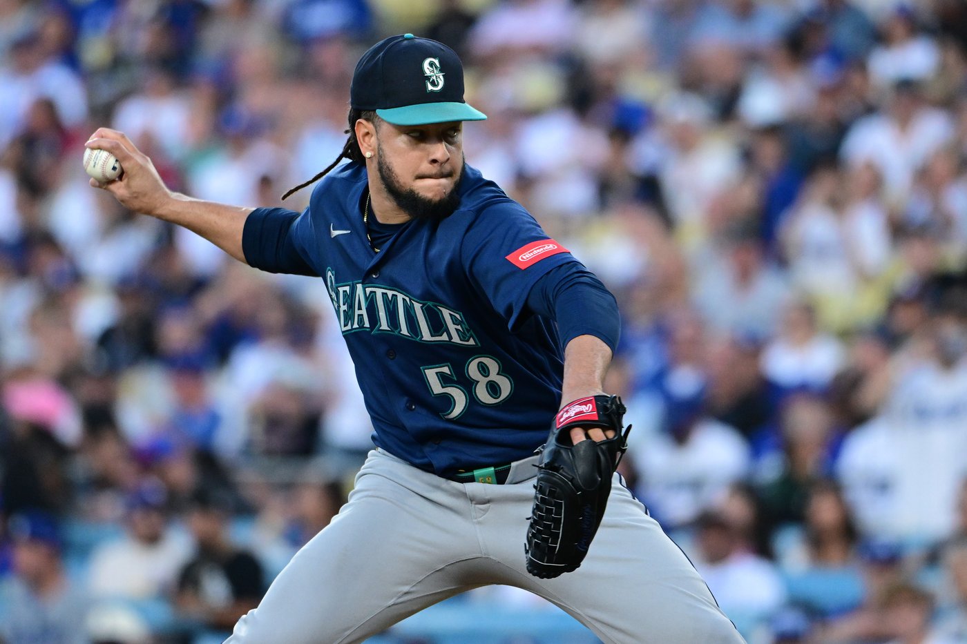 Mariners shake up roster, trading Luis Castillo to the White Sox ahead of deadline | iNFOnews.ca Mariners shake up roster, trading Luis Castillo to the White Sox ahead of deadline | iNFOnews.ca