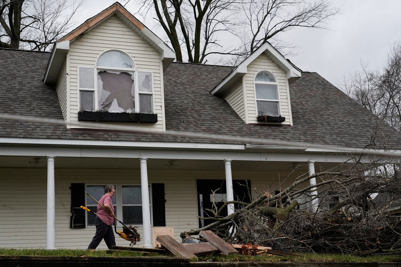 Photos show damage left by powerful storms as volunteers help communities clean up | iNFOnews.ca