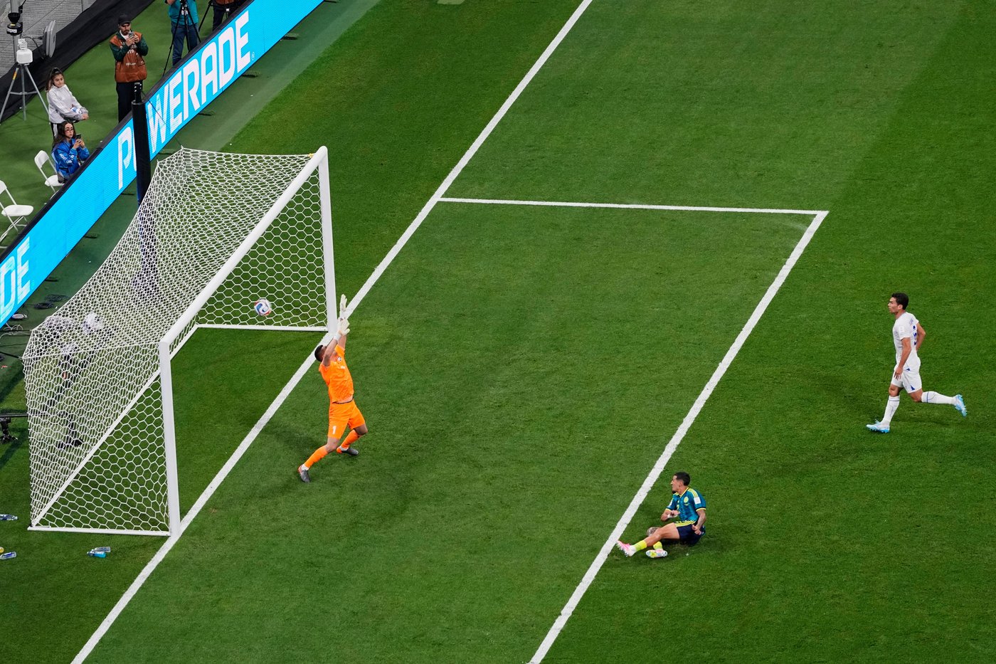 Portugal held to draw by Congo, England beats Croatia and other World Cup highlights, in photos | iNFOnews.ca