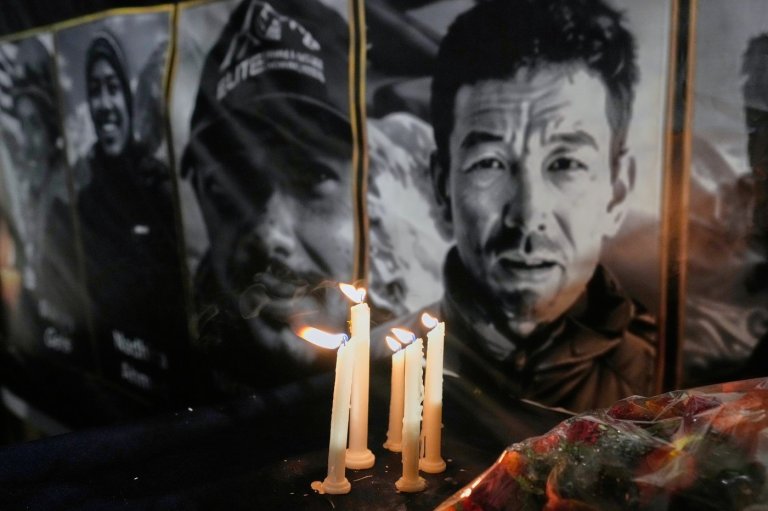 Candlelight vigil in Islamabad honors 10 climbers killed on Broad Peak | iNFOnews.ca
