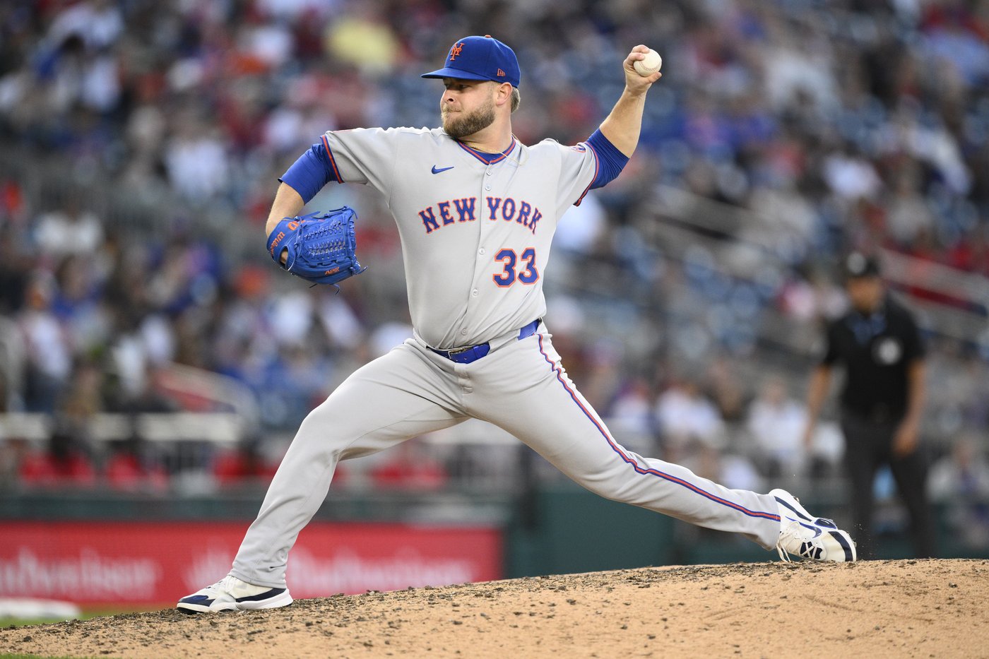 Mets reliever A.J. Minter goes on the injured list with a strained left lat | iNFOnews.ca